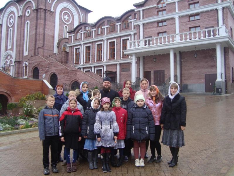 Воспитанники  Ялгинского детского дома-школы совершили паломническую поездку в Свято-Троицкий мужской монастырь г. Алатырь